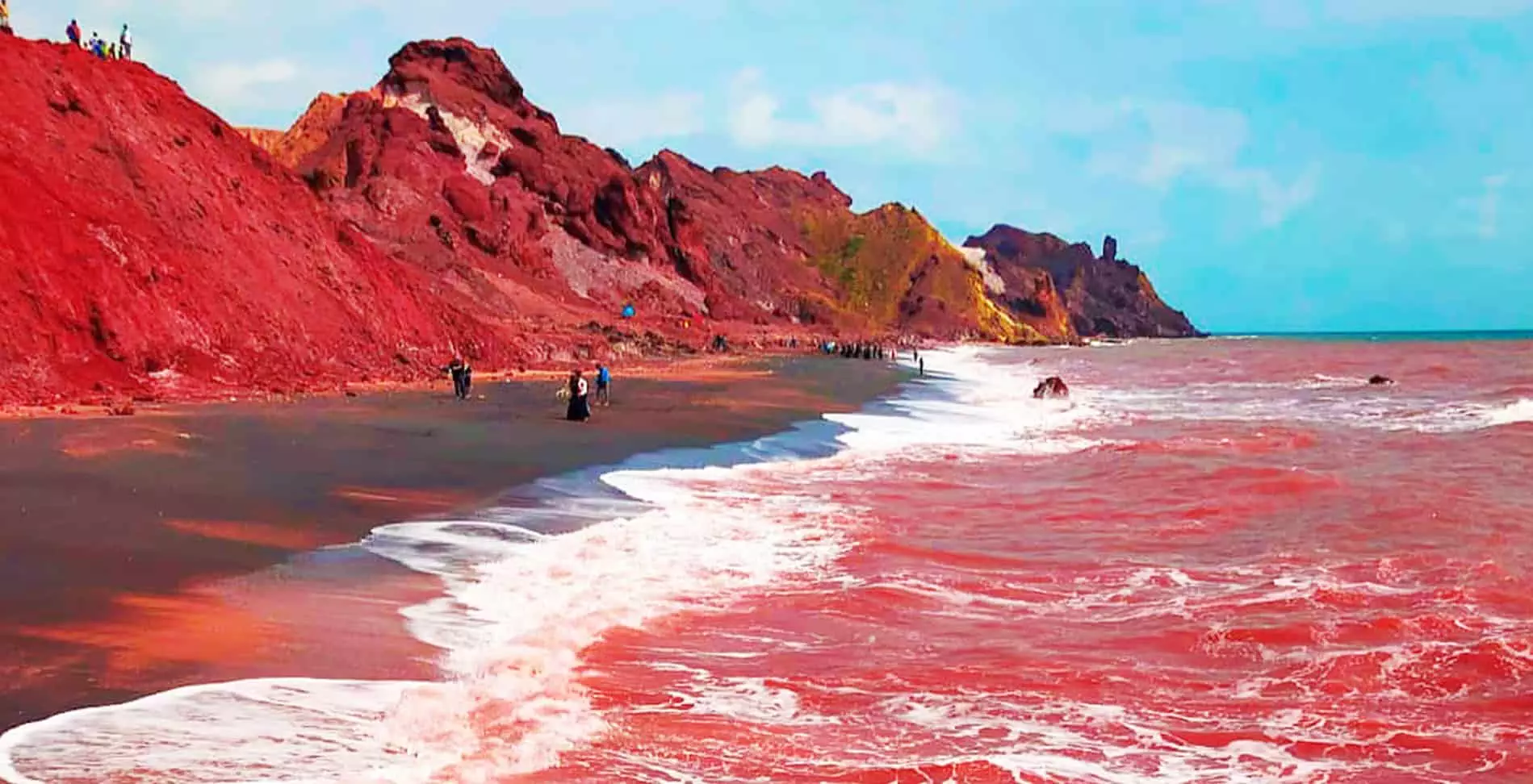 La spiaggia rossa dell'isola di Hormuz - Uno dei posti incredibili nel mondo