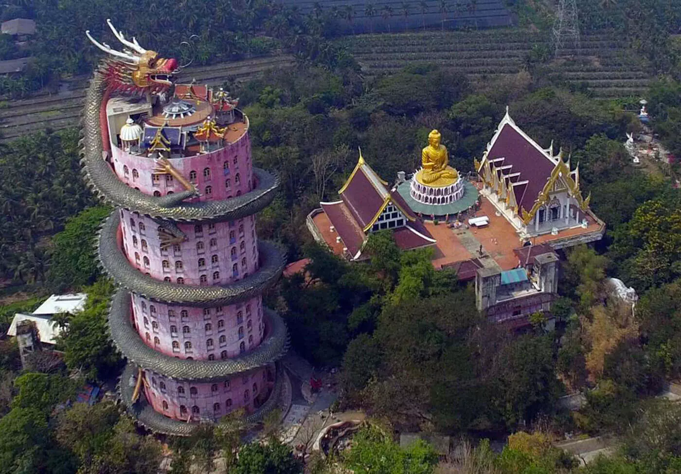 Wat Samphran, il tempio con il drago intorno - Posti incredibili nel mondo