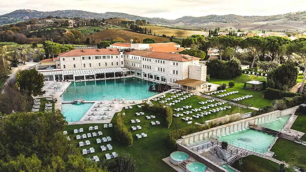 Aerea-Resort e porzione Parco-Termale cascate e idromassaggi1-