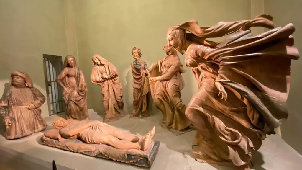 Il-Compianto-di-Niccolò-dell'Arca-nella-chiesa-di-Santa-Maria-della-Vita-a-Bologna